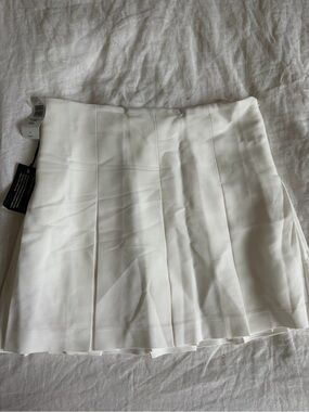 Babaton White Pleated Mini Skirt